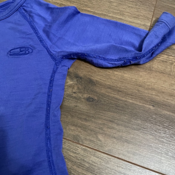 2/$30 Icebreaker 200 100% merino wool top - Picture 7 of 8